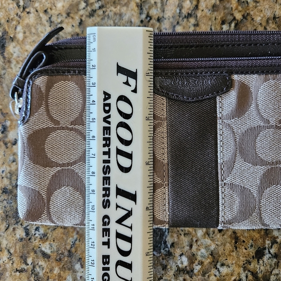 NWT Coach Wallet/Wristlet - Picture 8 of 8
